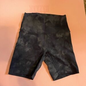 Lululemon Wunder Train High-Rise Short 6"